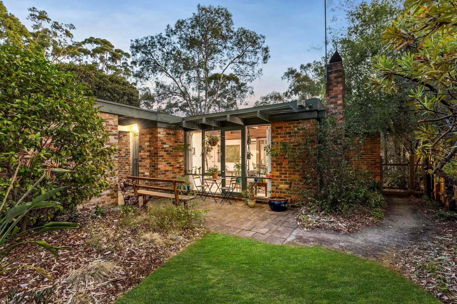 9 Von Nida Crescent, Rosanna VIC 3084, Rosanna - Thumbnail 2