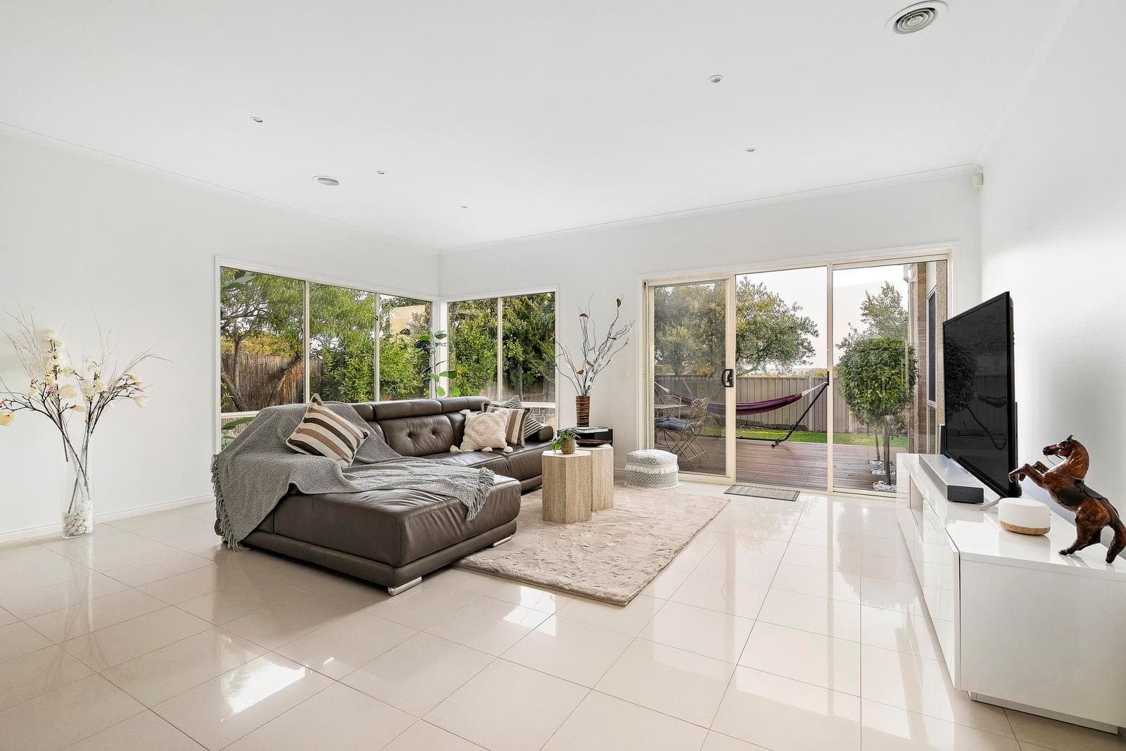 14 Gowanbrae Drive, Gowanbrae VIC 3043, Gowanbrae - Thumbnail 4