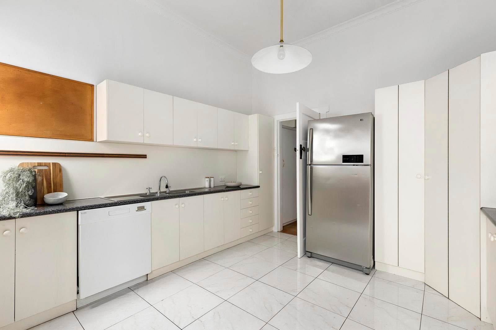 12 Clarinda Road, Essendon VIC 3040, Essendon - Thumbnail 4