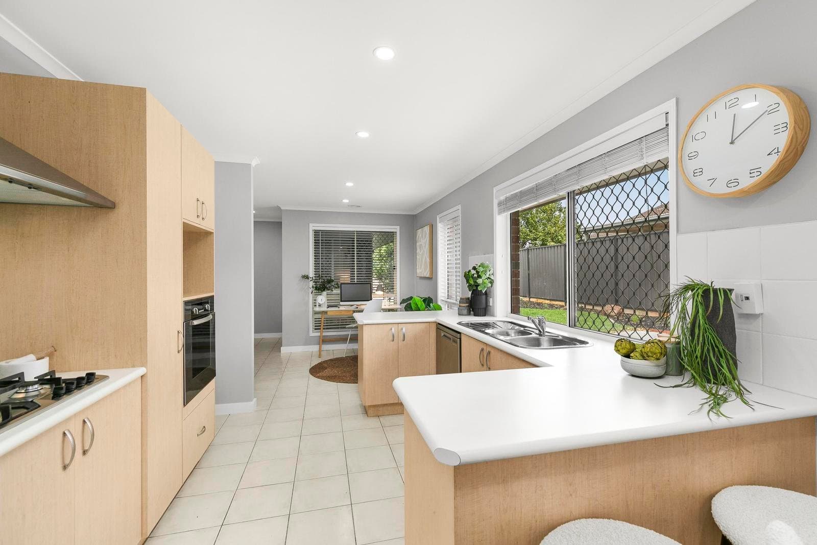3 Mahlan Close, Hillside VIC 3037, Hillside - Thumbnail 7