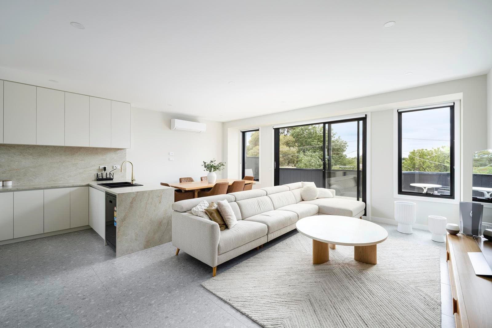 1/9 Moira Avenue, Reservoir VIC 3073, Reservoir - Thumbnail 2