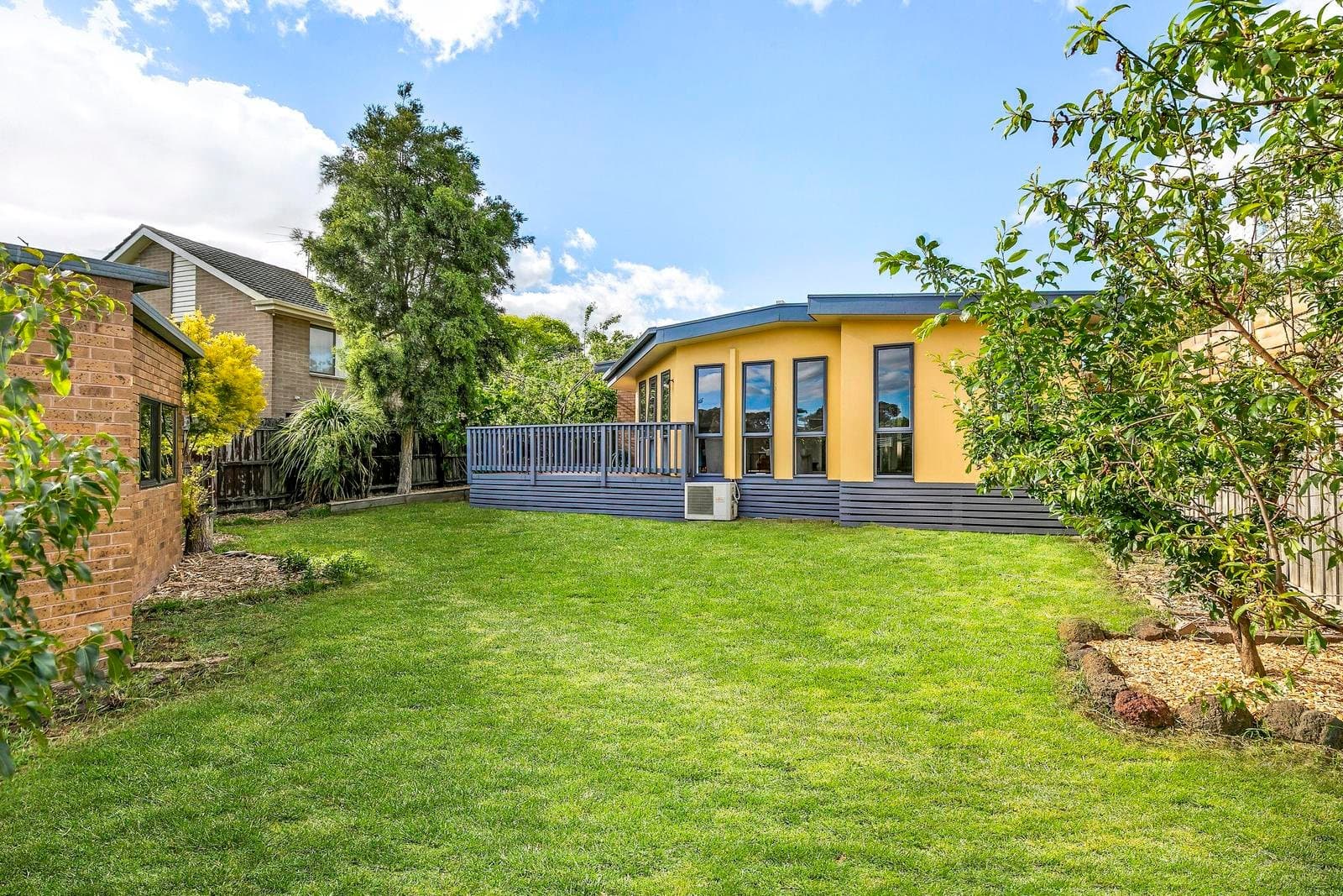 7 Christine Street, Viewbank VIC 3084, Viewbank - Thumbnail 2