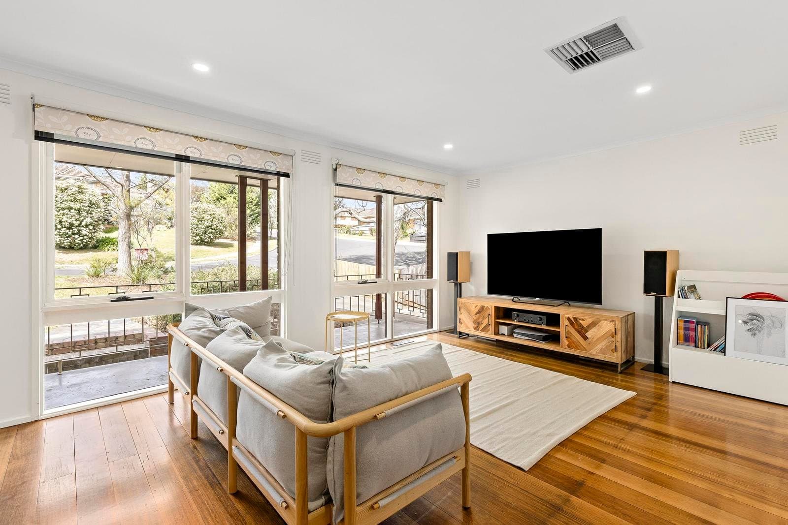 52 Kambea Crescent, Viewbank VIC 3084, Viewbank - Thumbnail 3