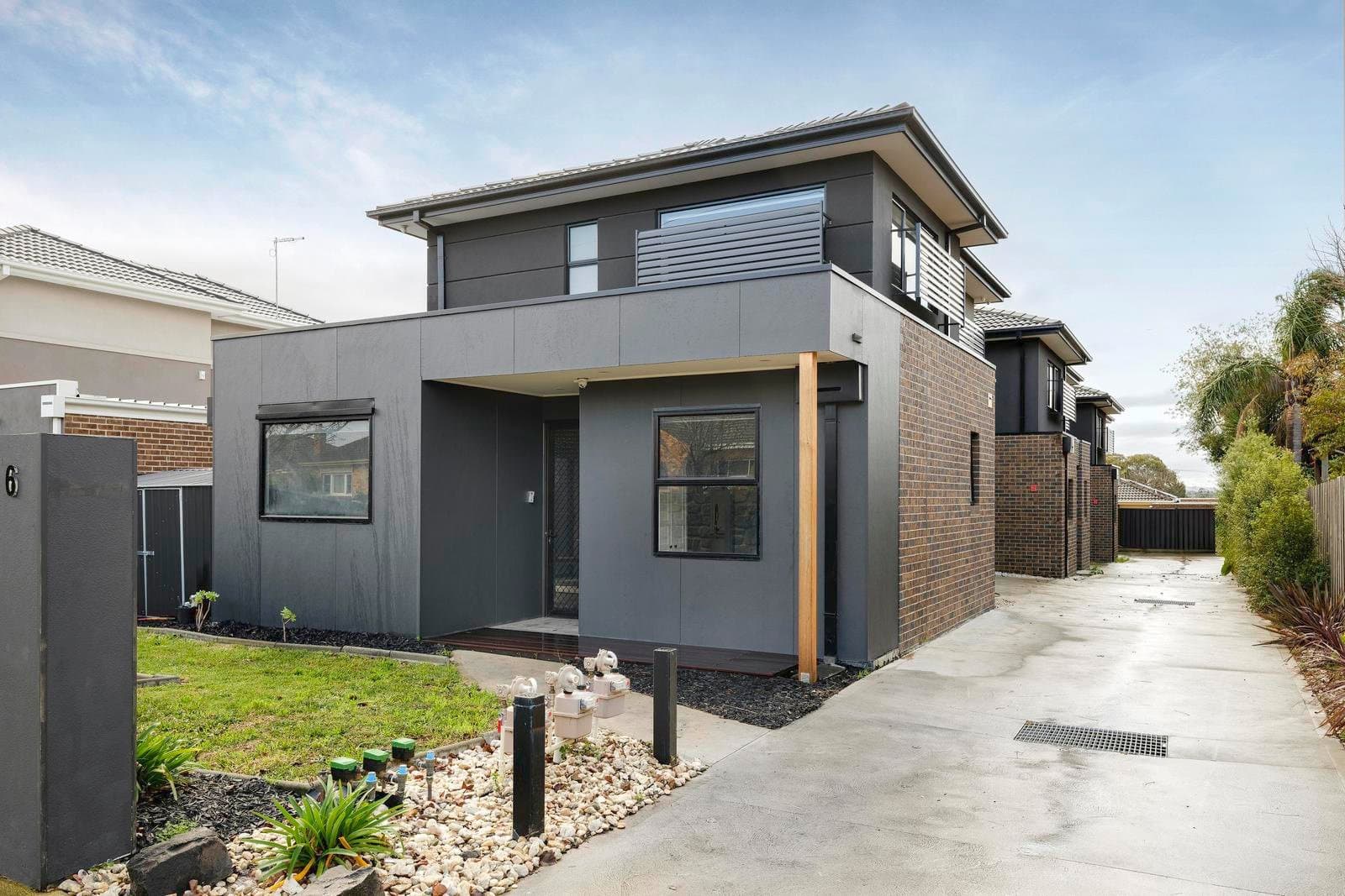 1/6 Thackeray Road, Reservoir VIC 3073, Reservoir - Thumbnail 2