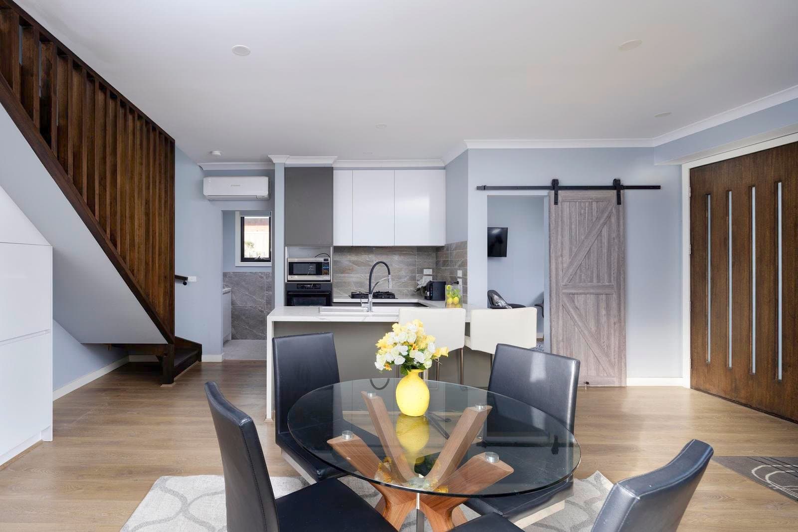 1/6 Thackeray Road, Reservoir VIC 3073, Reservoir - Thumbnail 3