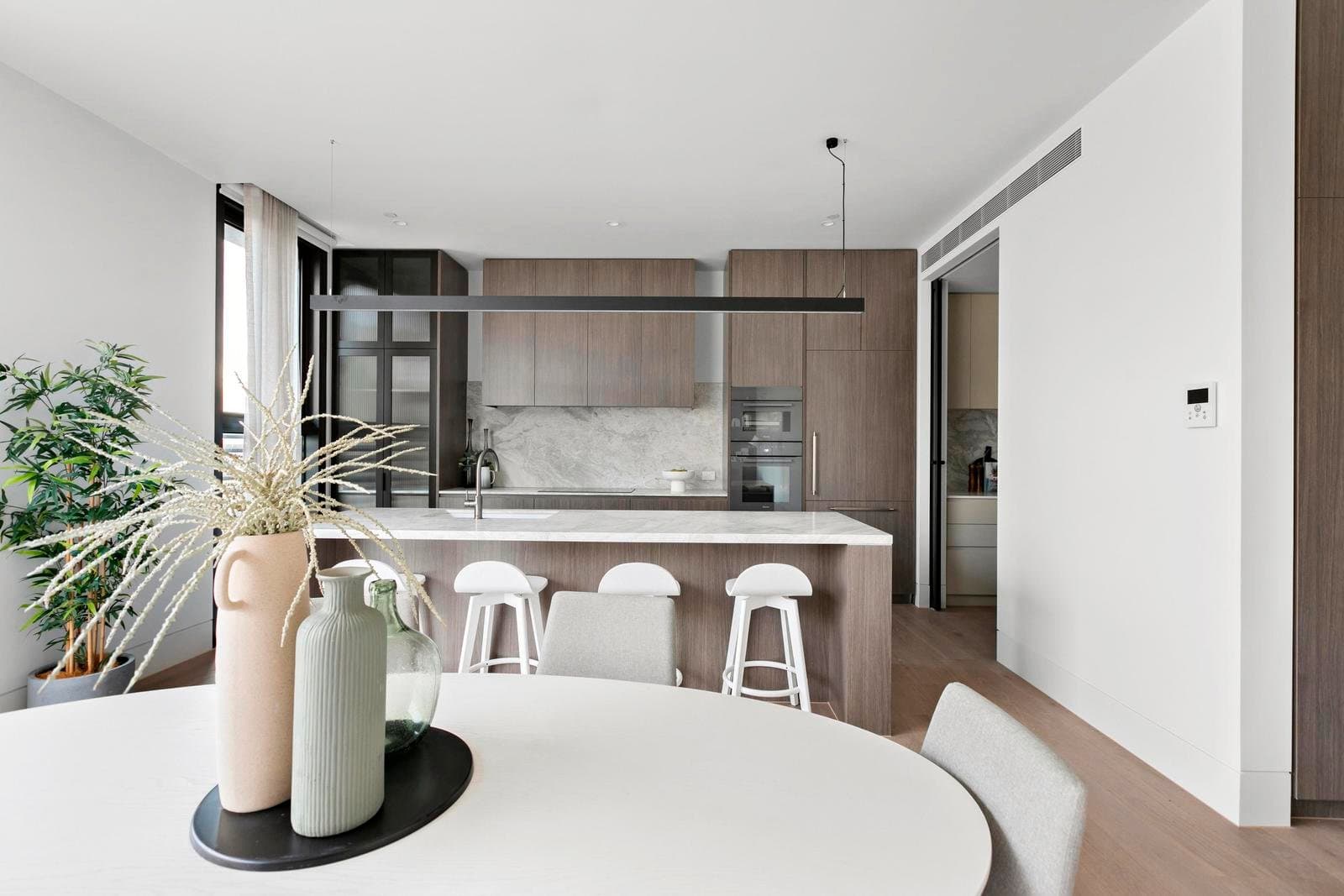 102/17 Ivanhoe Parade, Ivanhoe VIC 3079, Ivanhoe - Thumbnail 2