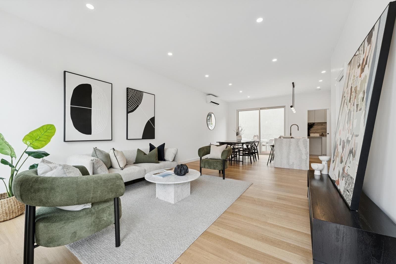 2/109 Cuthbert Road, Reservoir VIC 3073, Reservoir - Thumbnail 3