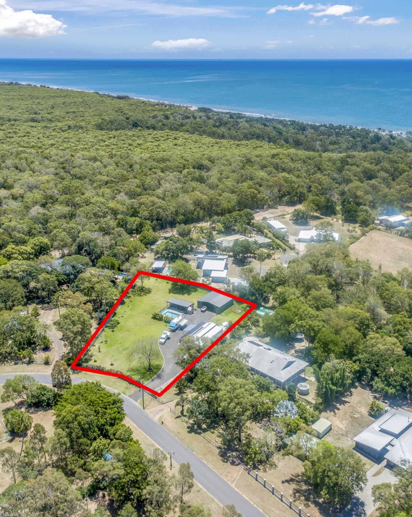 20 Kingfisher Crescent Moore Park Beach, Beach - Thumbnail 2