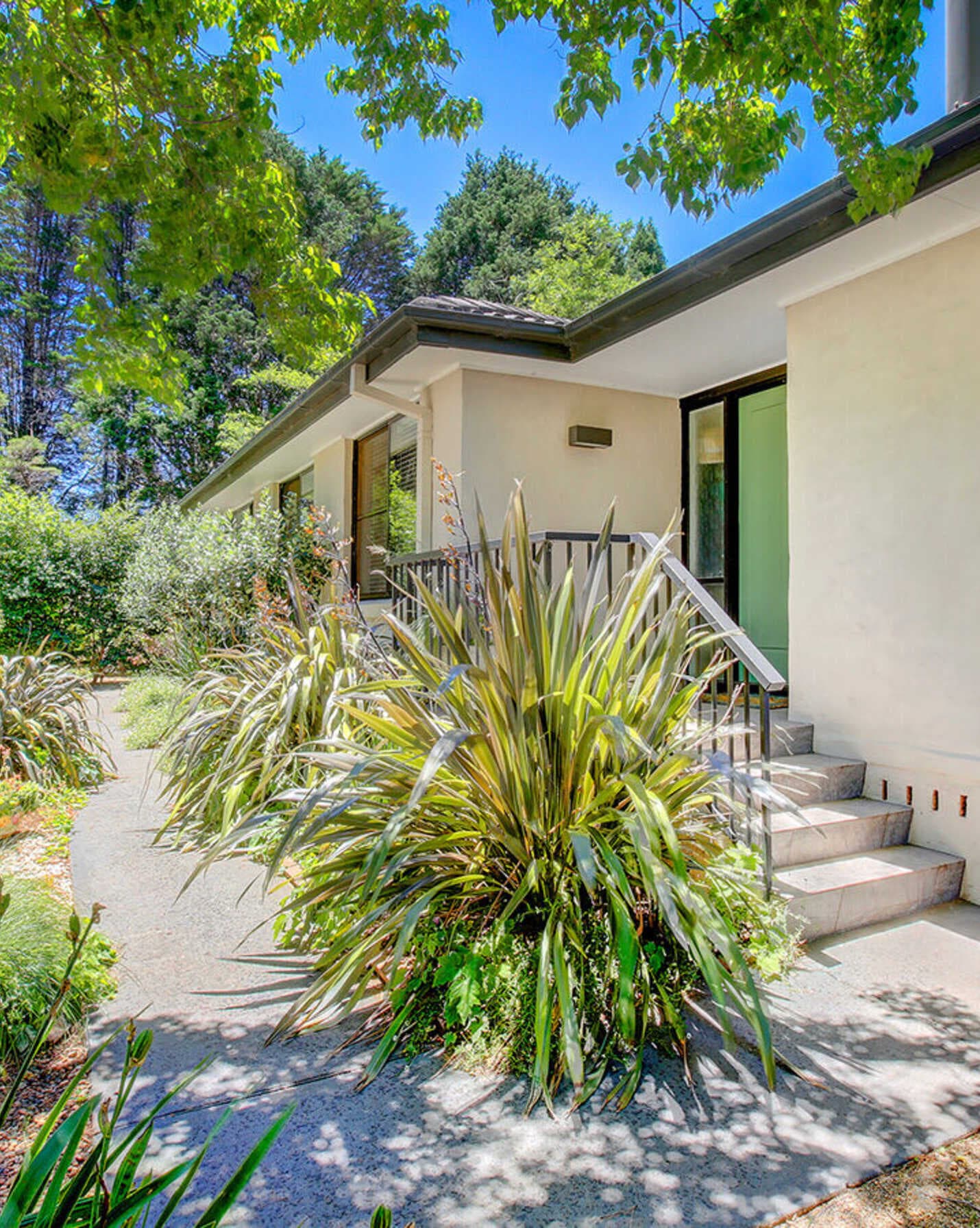 520 Ellsmore Road Exeter, Exeter - Image 1
