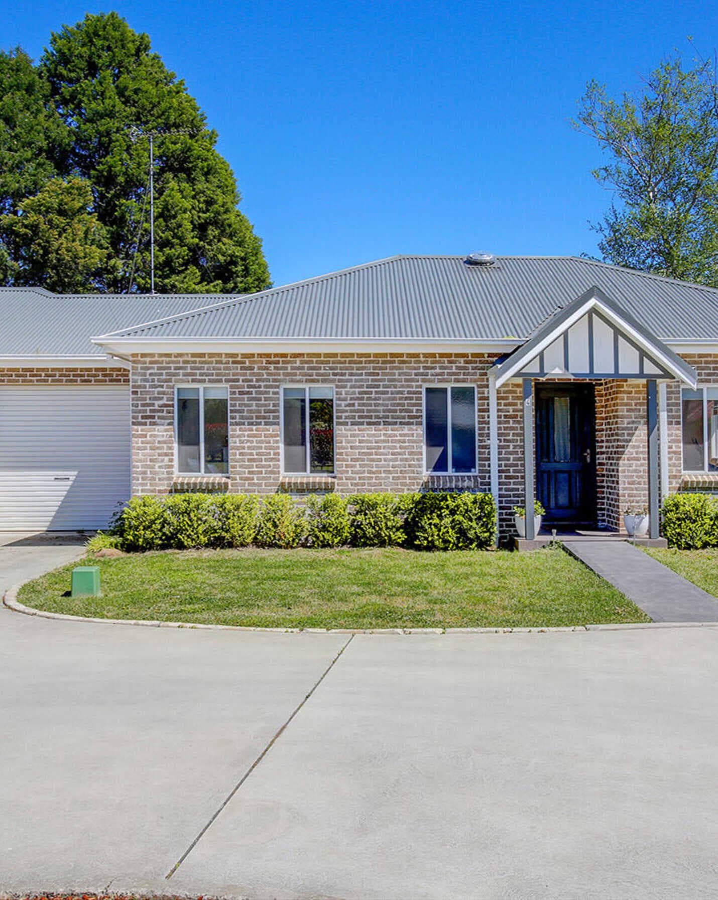 4/8 Hawkins Street Moss Vale, Moss Vale - Image 1
