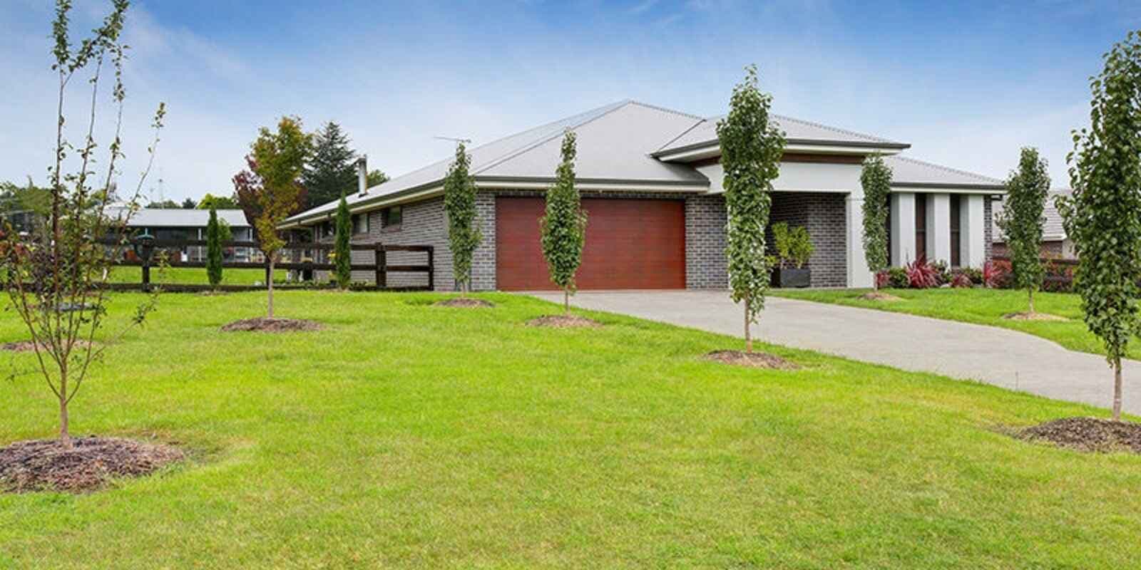 24 Windsor Crescent Moss Vale, Moss Vale - Image 1