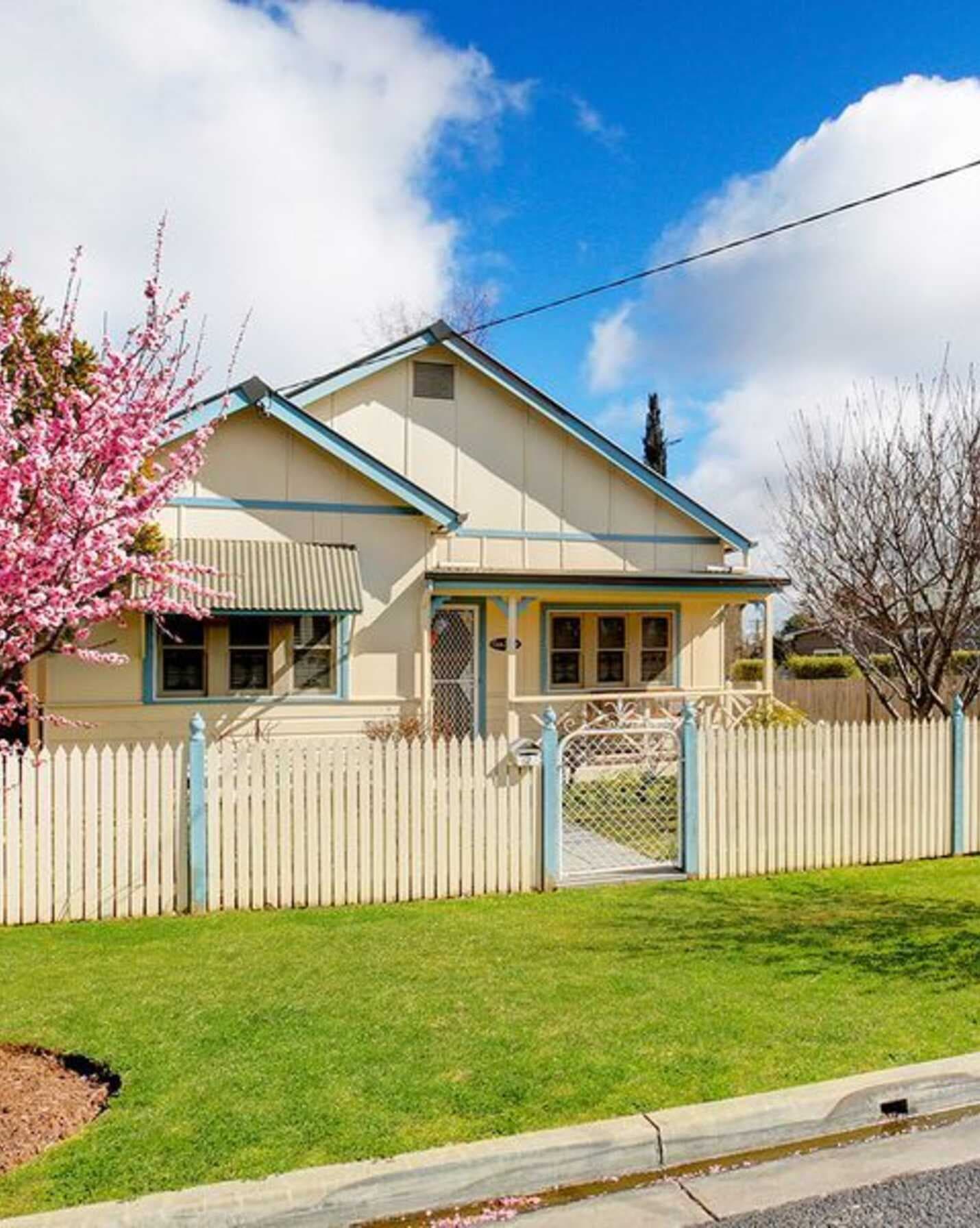 2 Suttor Road Moss Vale, Moss Vale - Image 1