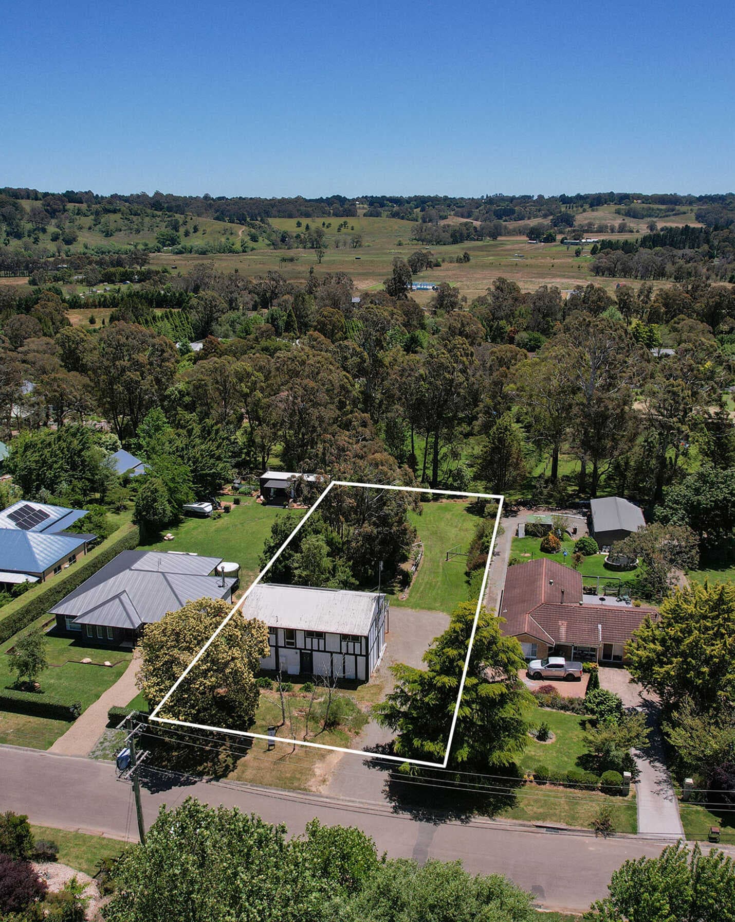 15 Birch Park Road Bundanoon, Bundanoon - Image 1