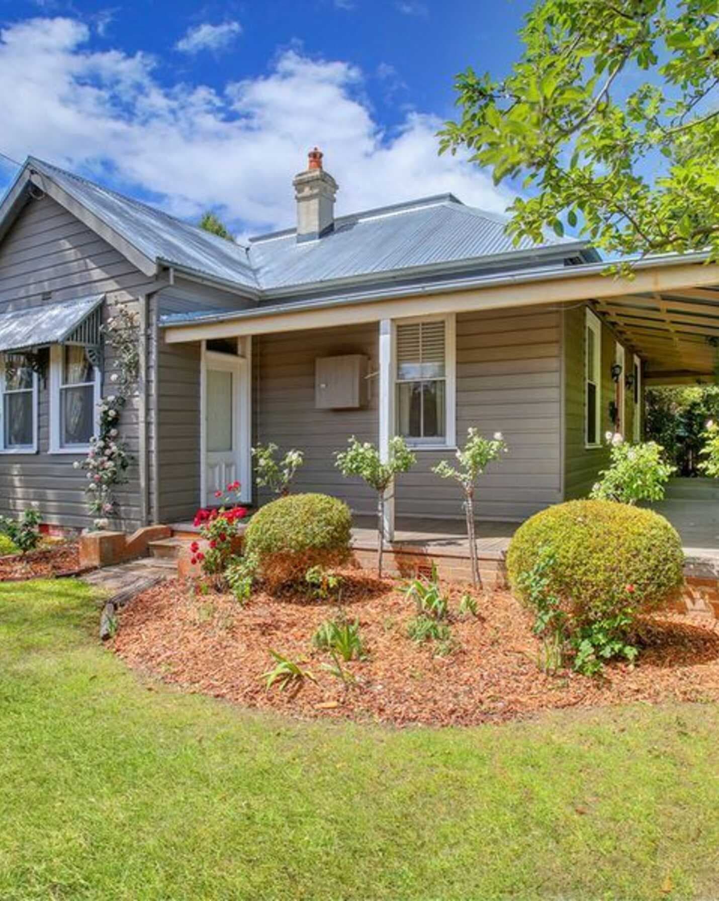 27 Suttor Road Moss Vale, Moss Vale - Image 1
