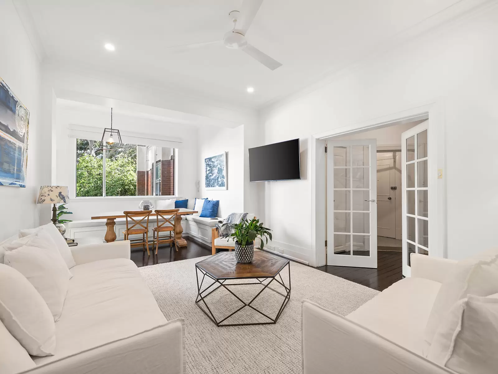 7/121-123 Darling Point Road, Darling Point, Fig Tree Pocket - Thumbnail 2