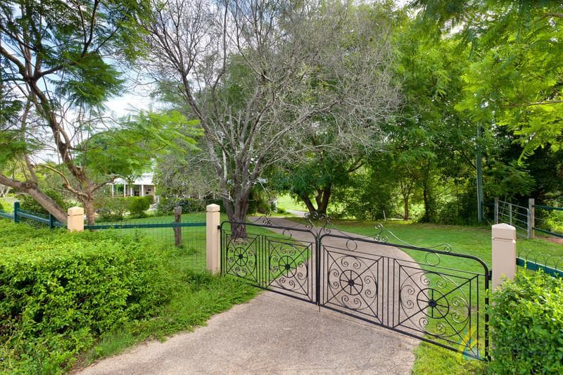 2/14A Darling Point Road, Darling Point, Pullenvale - Thumbnail 2