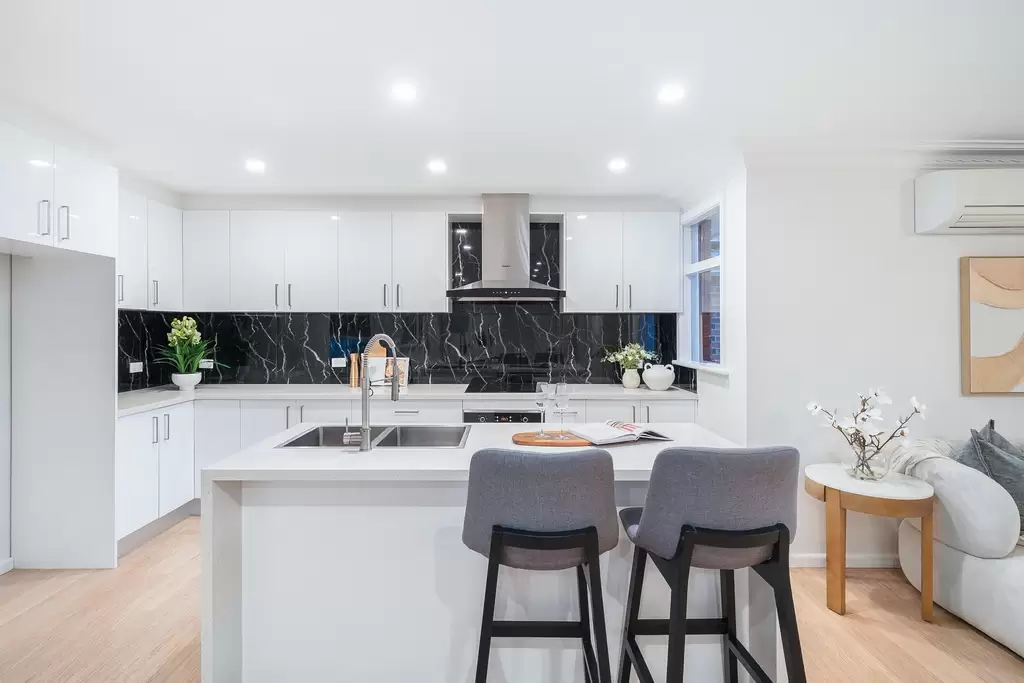 31 Naples Avenue, Isle Of Capri, QLD, 4217, Surfers Paradise - Thumbnail 6