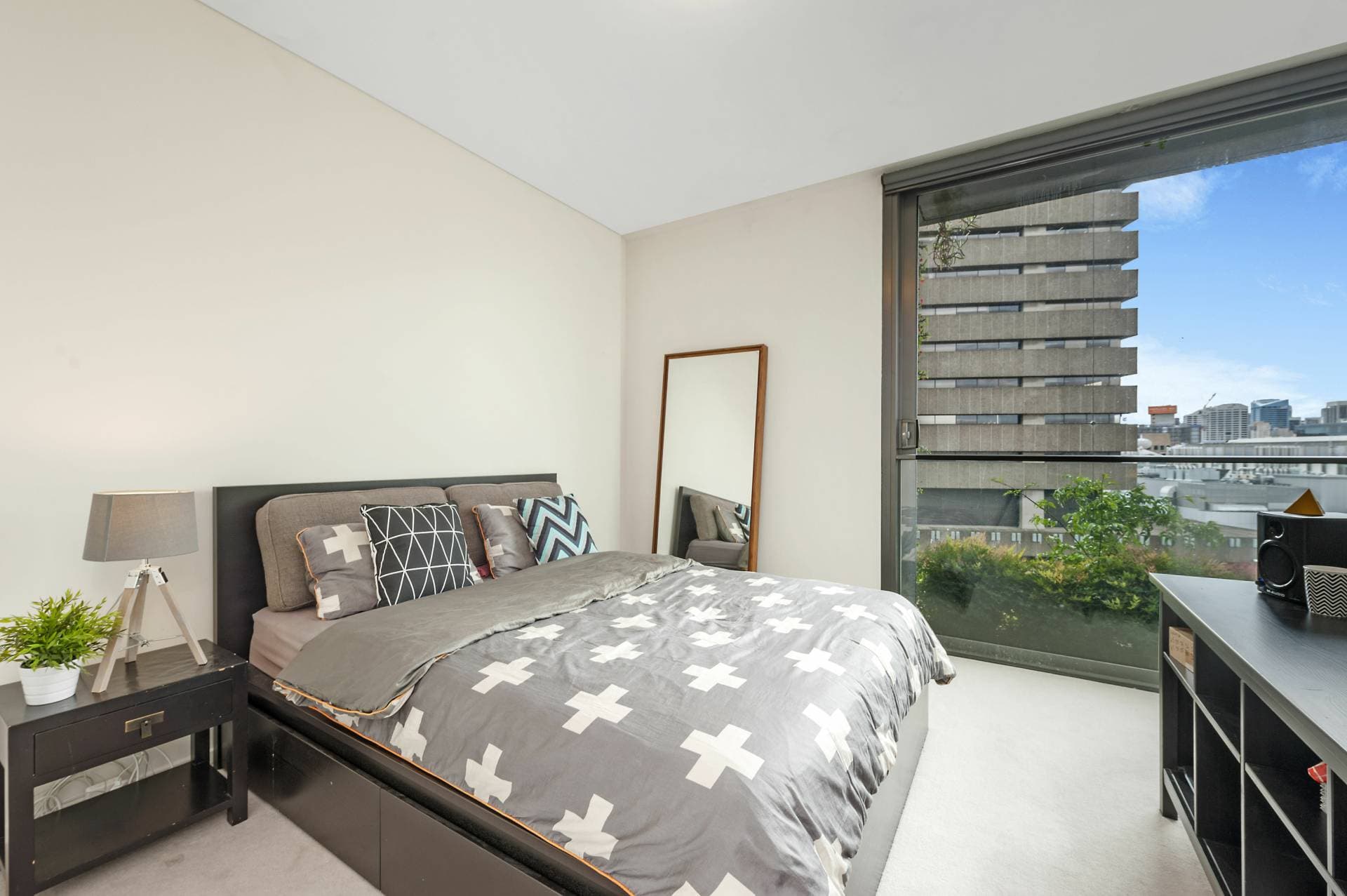 Unit 1302/70 Remembrance Dr, Surfers Paradise QLD, Chippendale - Thumbnail 4