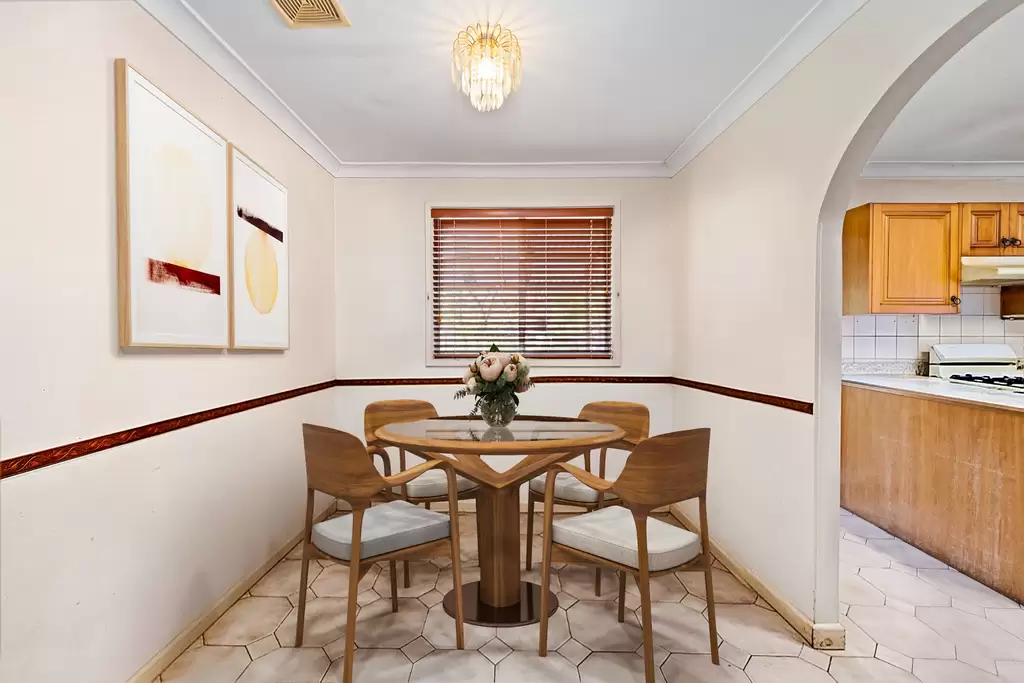 30 Binalong Avenue, Georges Hall, Georges Hall - Thumbnail 4