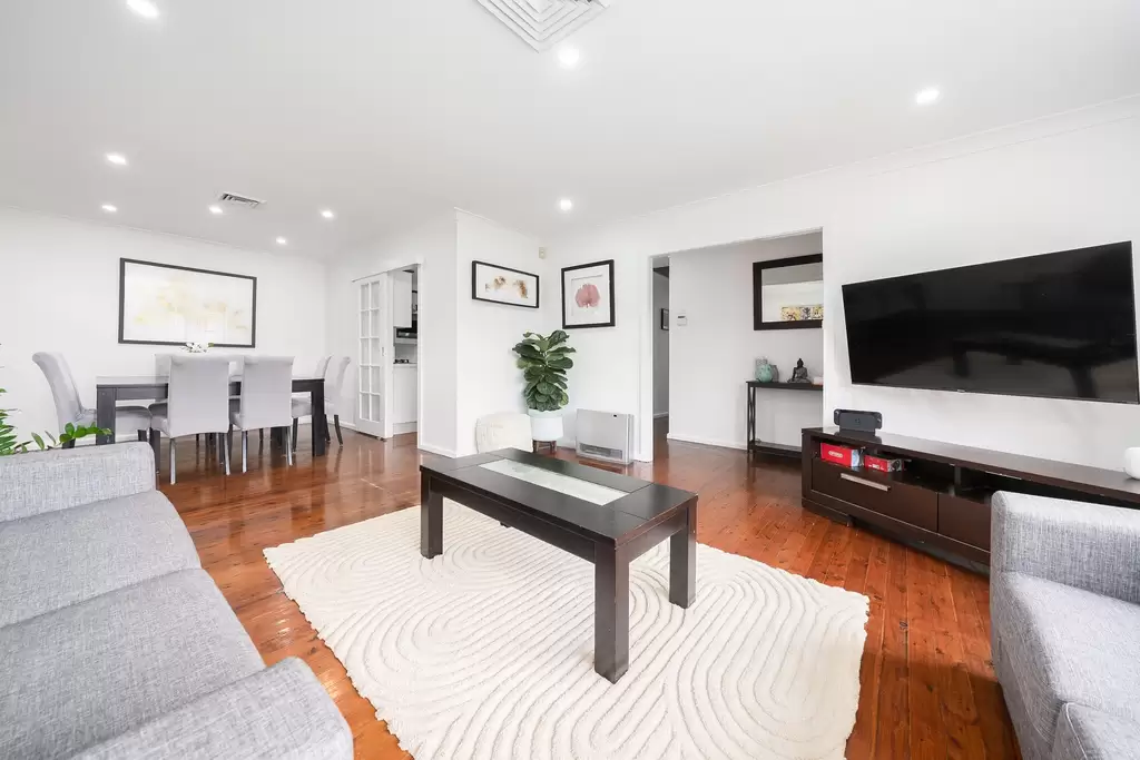 69 Greenbank Drive Glenhaven, Georges Hall - Thumbnail 3