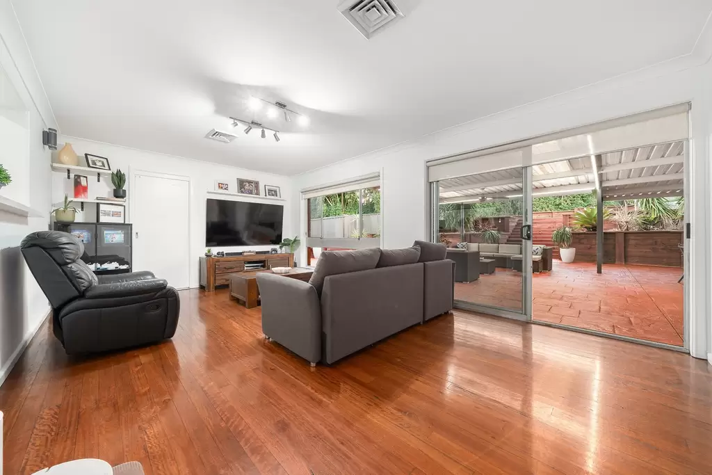 69 Greenbank Drive Glenhaven, Georges Hall - Thumbnail 4