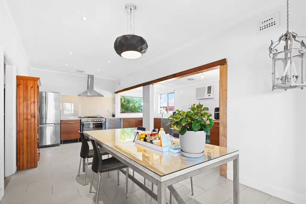 8 Derwent Parade, Blacktown, Blacktown - Thumbnail 2