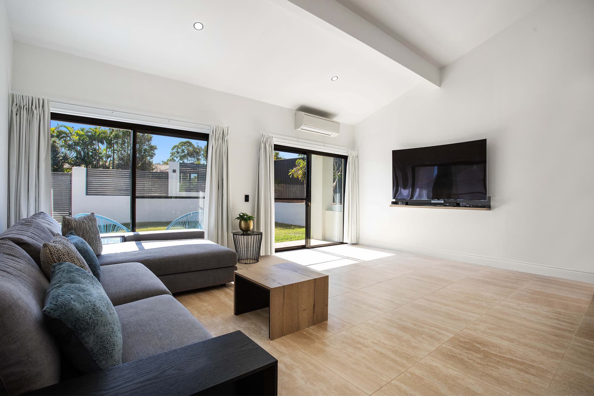 10 Carrabean Avenue, Ashmore, QLD, 4214, Ashmore - Thumbnail 4