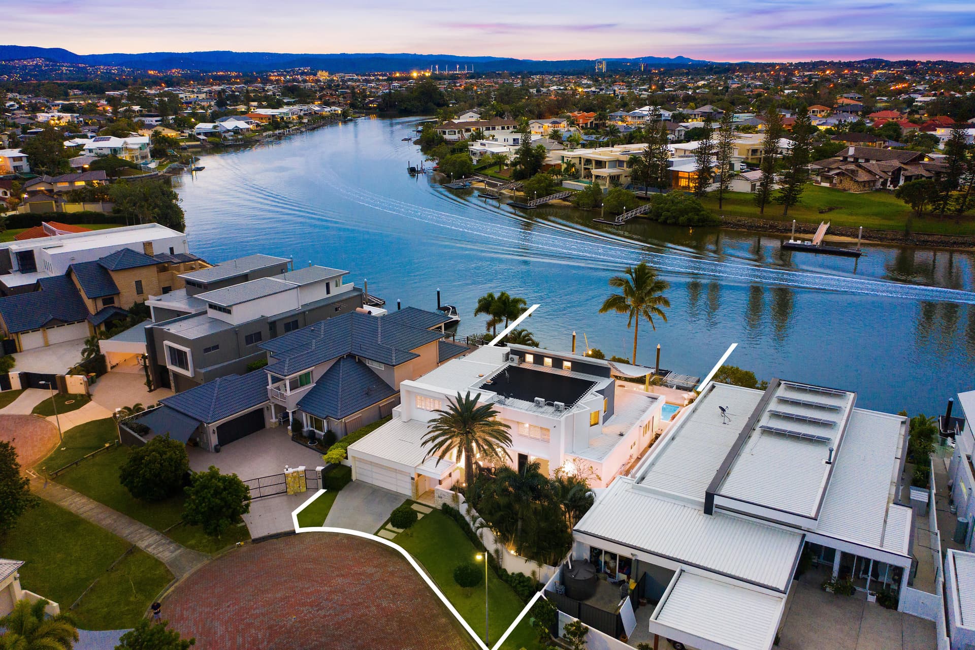 12/351 Edgecliff  Road, Edgecliff, Broadbeach Waters - Image 1