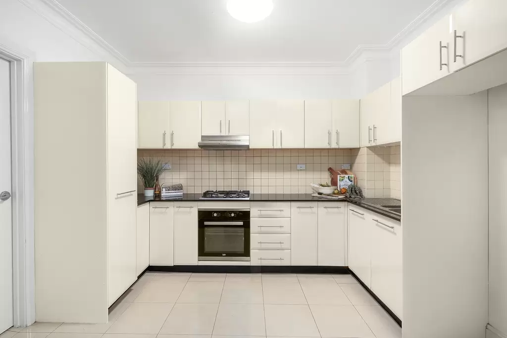 5/8 Fullerton  Street, Woollahra, McGraths Hill - Thumbnail 2