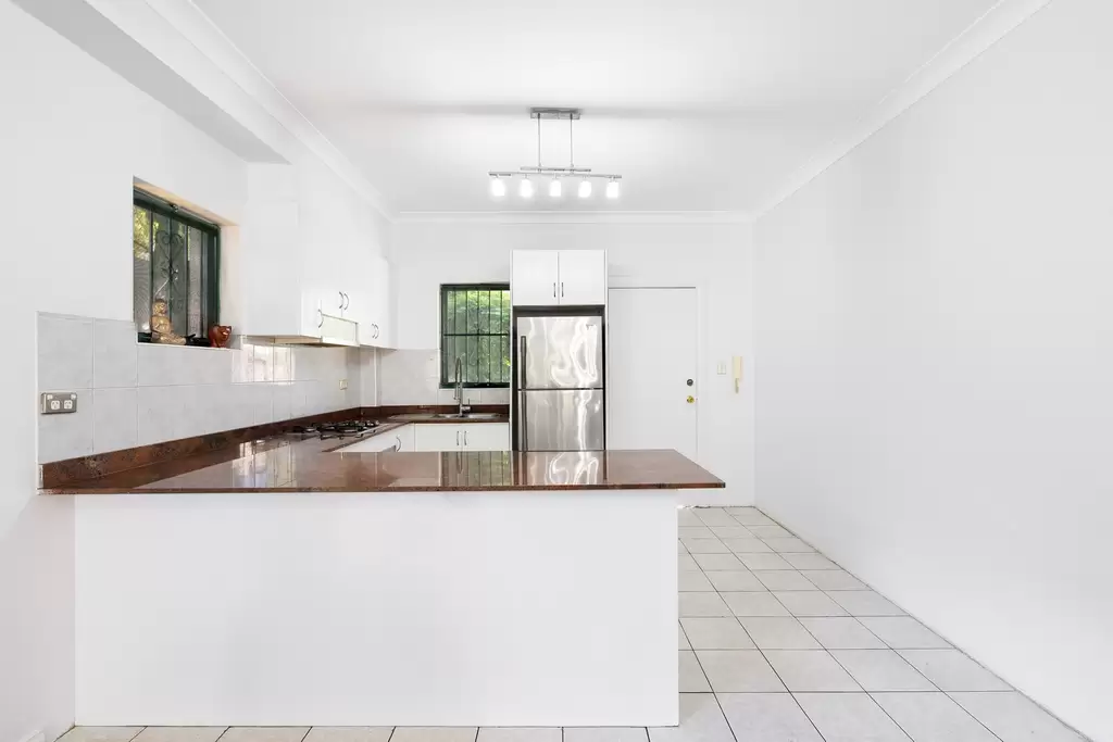 14/148 Dean Street, Strathfield South, Plumpton - Thumbnail 3