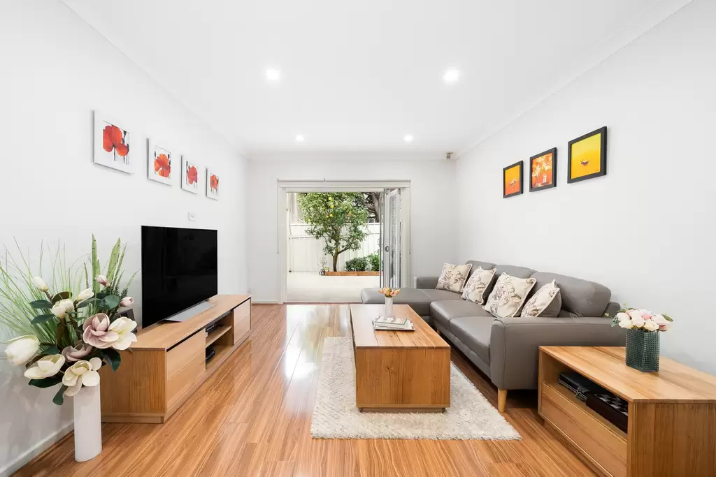 308,  1 Sterling Cct, Camperdown - Thumbnail 2