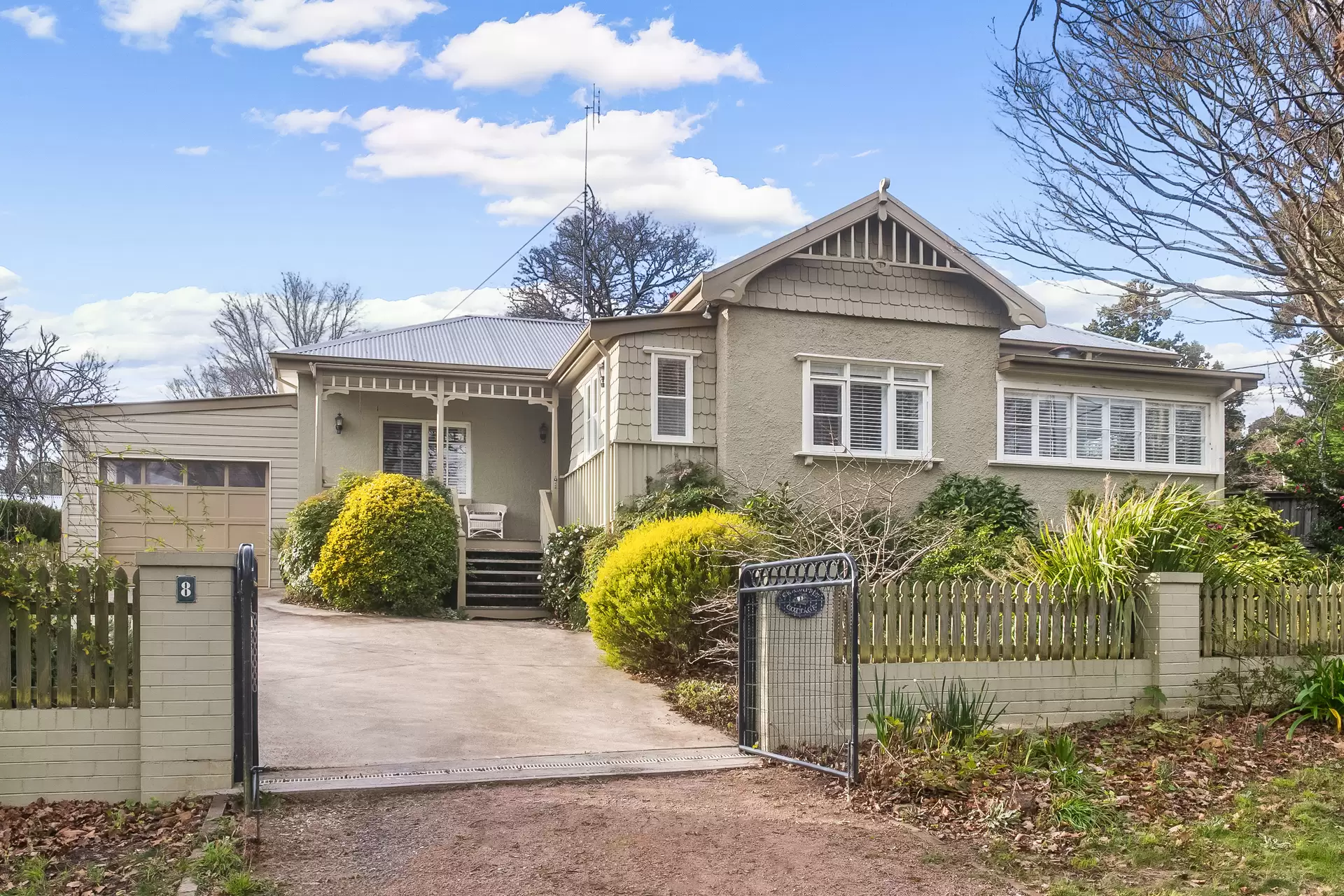 174 Verney Road East, Graceville - Image 1