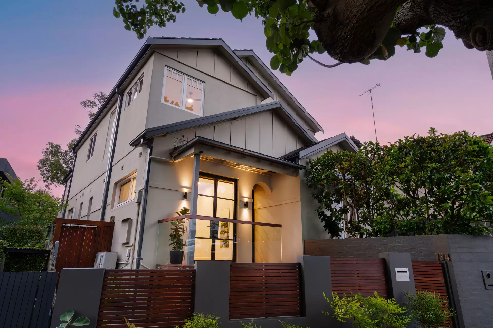 401/16 Roscrea Avenue, Pullenvale - Image 1