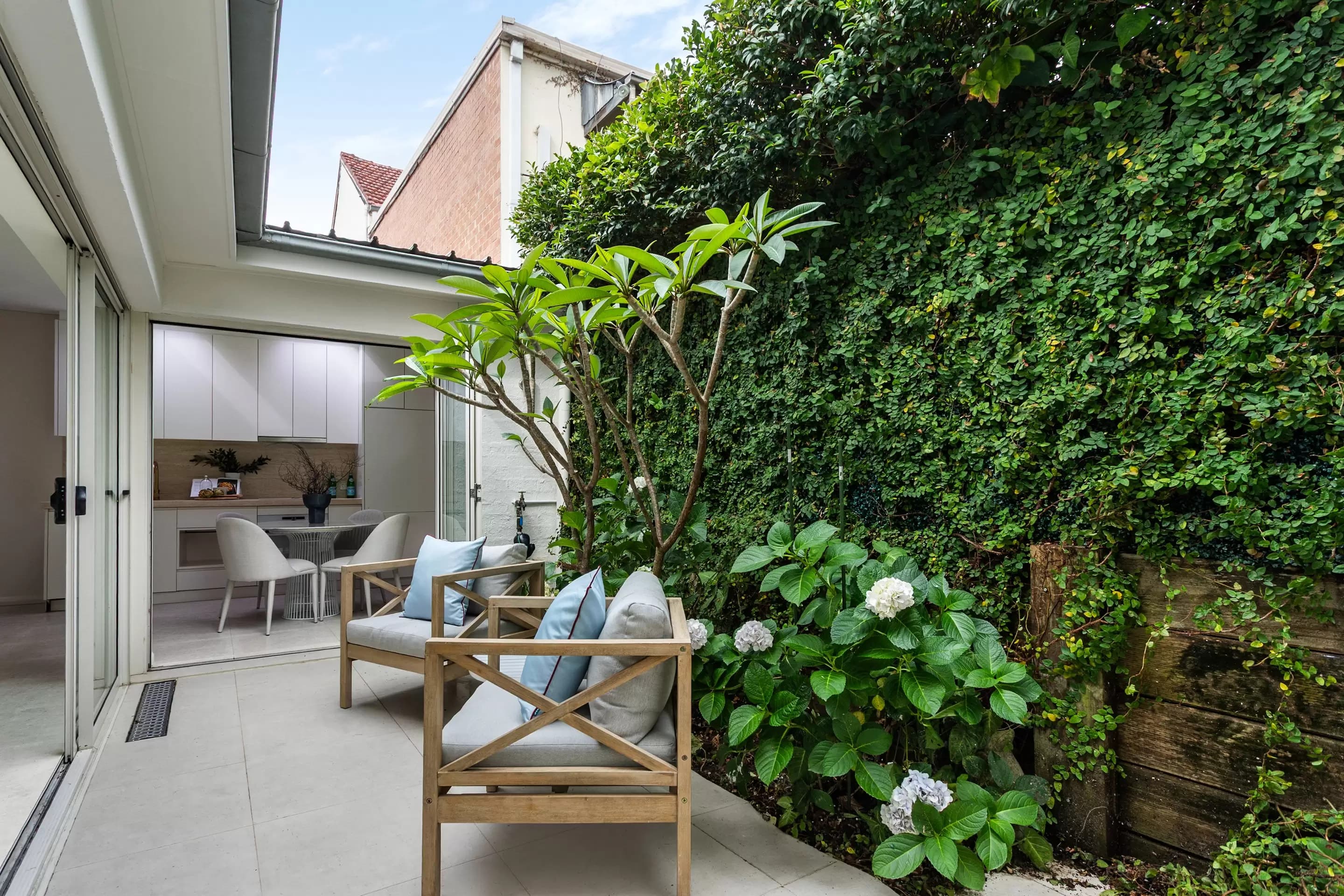 2/220 New South Head Road, Edgecliff, Paddington - Thumbnail 2