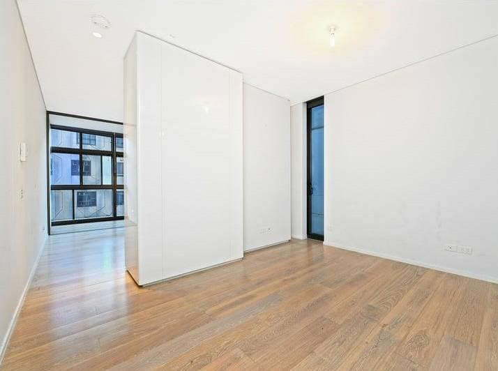 708, 8 Park Lane, Chippendale - Thumbnail 3