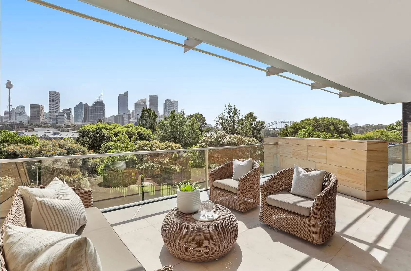 2/1 Grantham Street, Potts Point, Pullenvale - Thumbnail 2