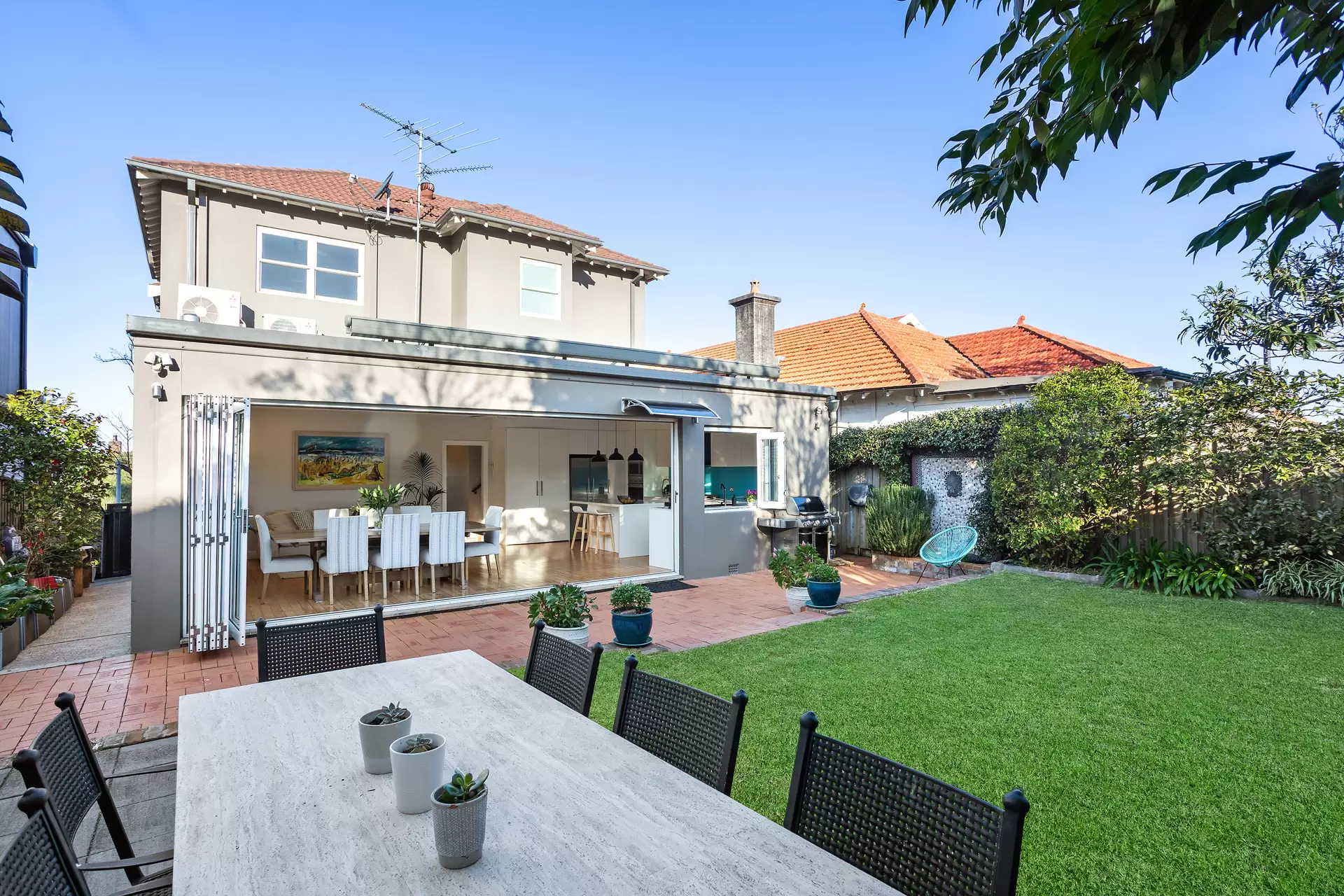 5/11-15 Young Street, Paddington, Camira - Image 1