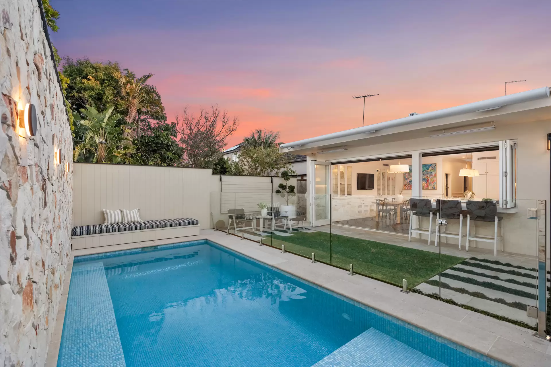 7/161 Todman Avenue, Kensington, Kenmore - Image 1