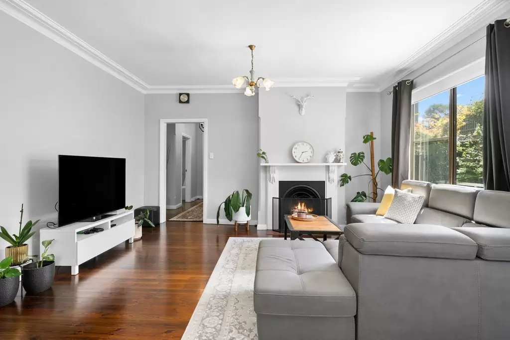 2/8 Fletcher Street, Bondi Junction - Thumbnail 2