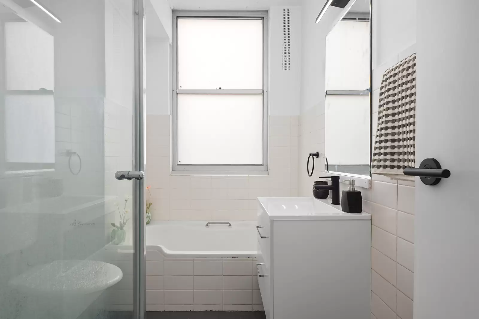 32/16-18 Eastbourne Road, Darling Point, Westlake - Thumbnail 6