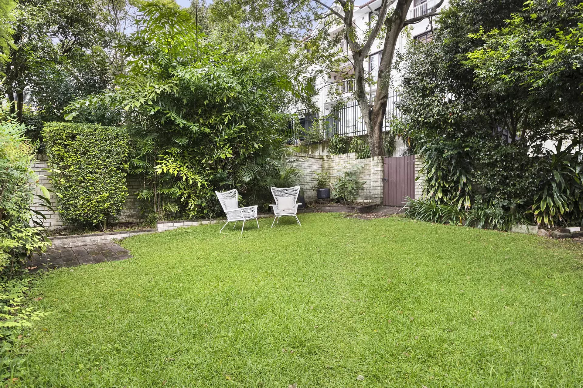 2/320 Edgecliff Road, Woollahra, Pinjarra Hills - Thumbnail 3