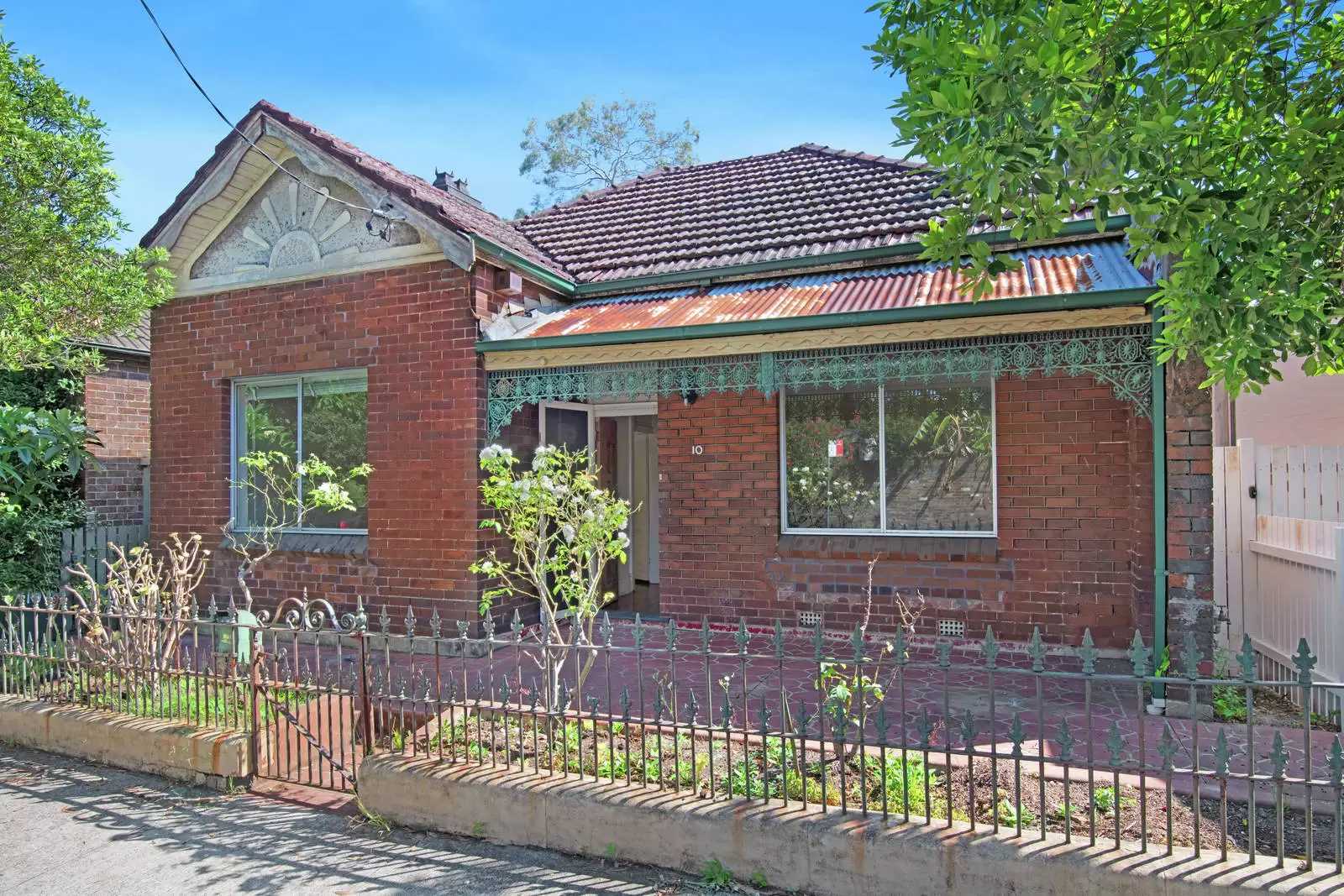 006/2 Galaup Street, Forest Lake - Image 1