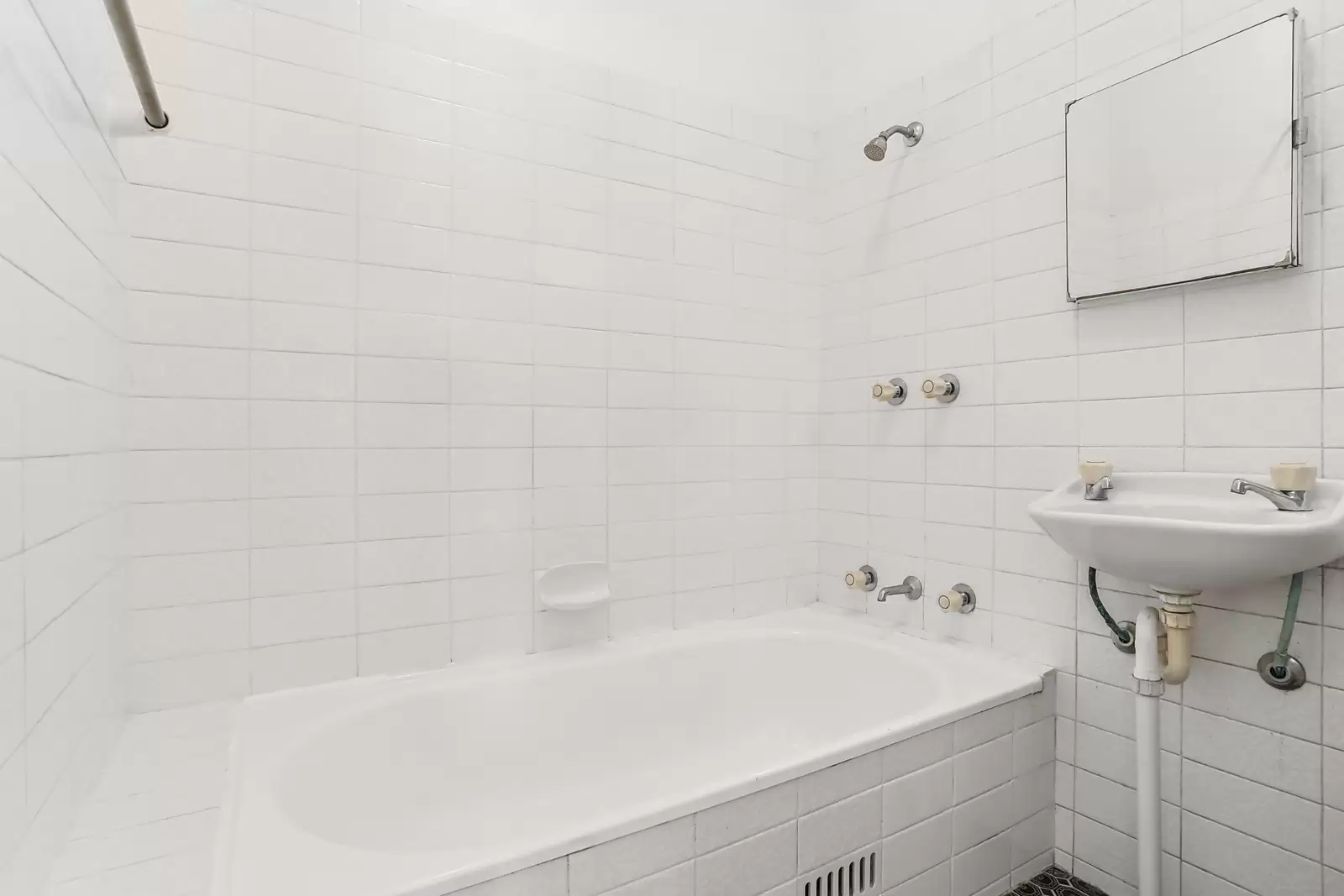 4/43 Birriga Road, Bellevue Hill, Karana Downs - Thumbnail 6