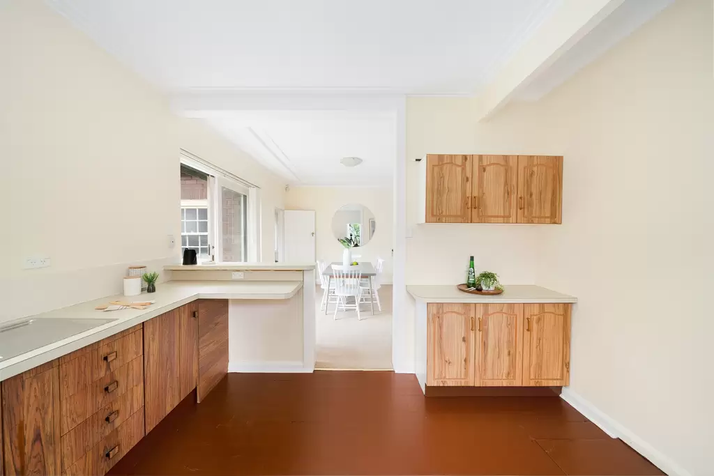 169 Newland Street, Queens Park, Queens Park - Thumbnail 3