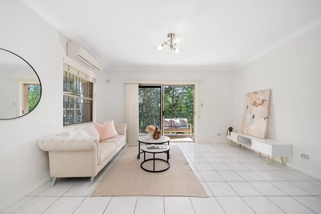 10/247E Burwood Road, Concord, Bronte - Thumbnail 2