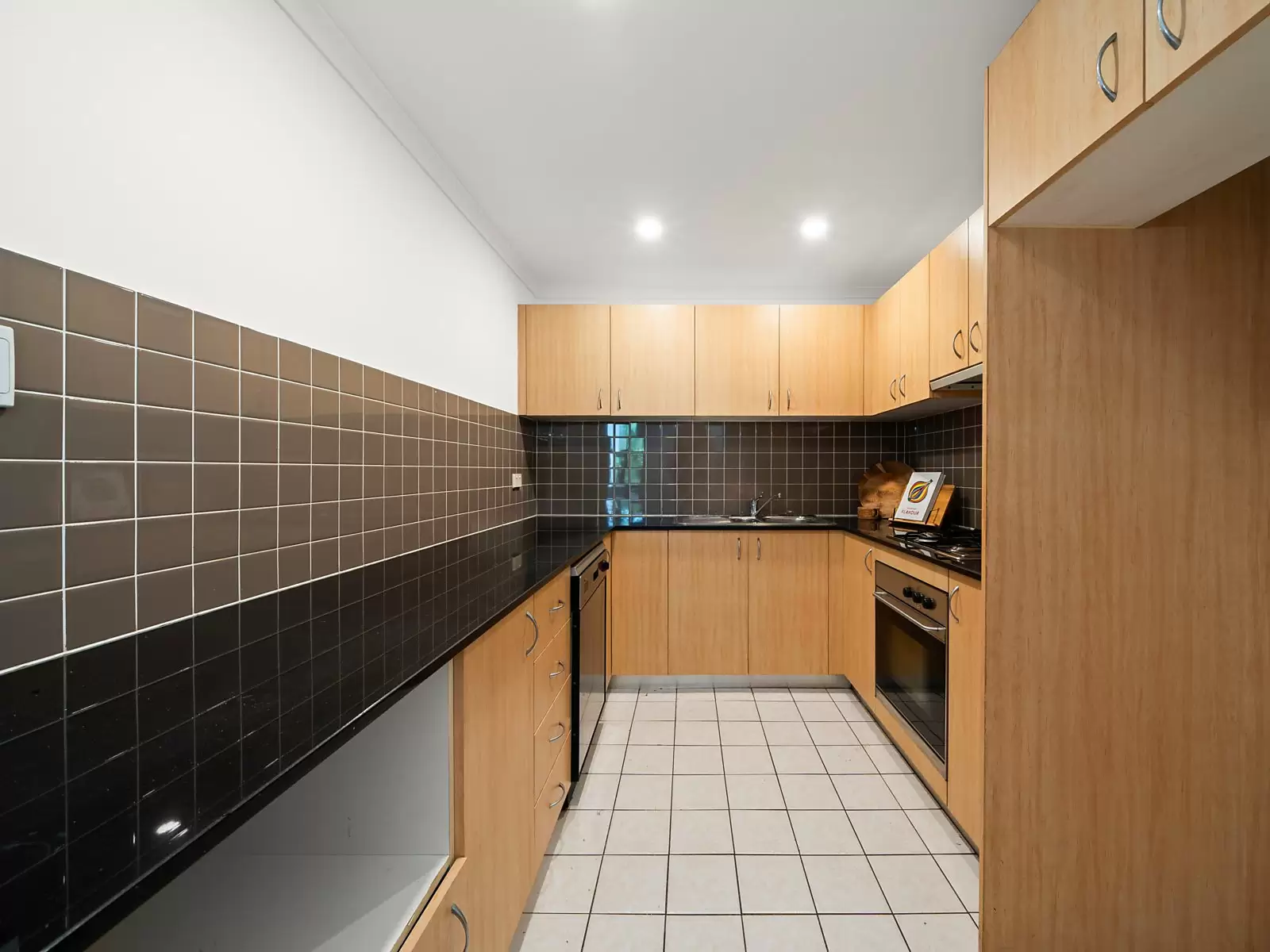 24/3-13 Erskineville Road, Newtown, Anstead - Thumbnail 6