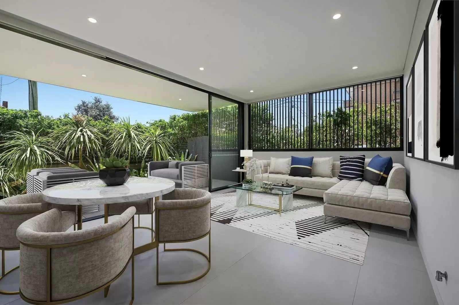 1/202 Oberon Street, Coogee, Kenmore - Image 1