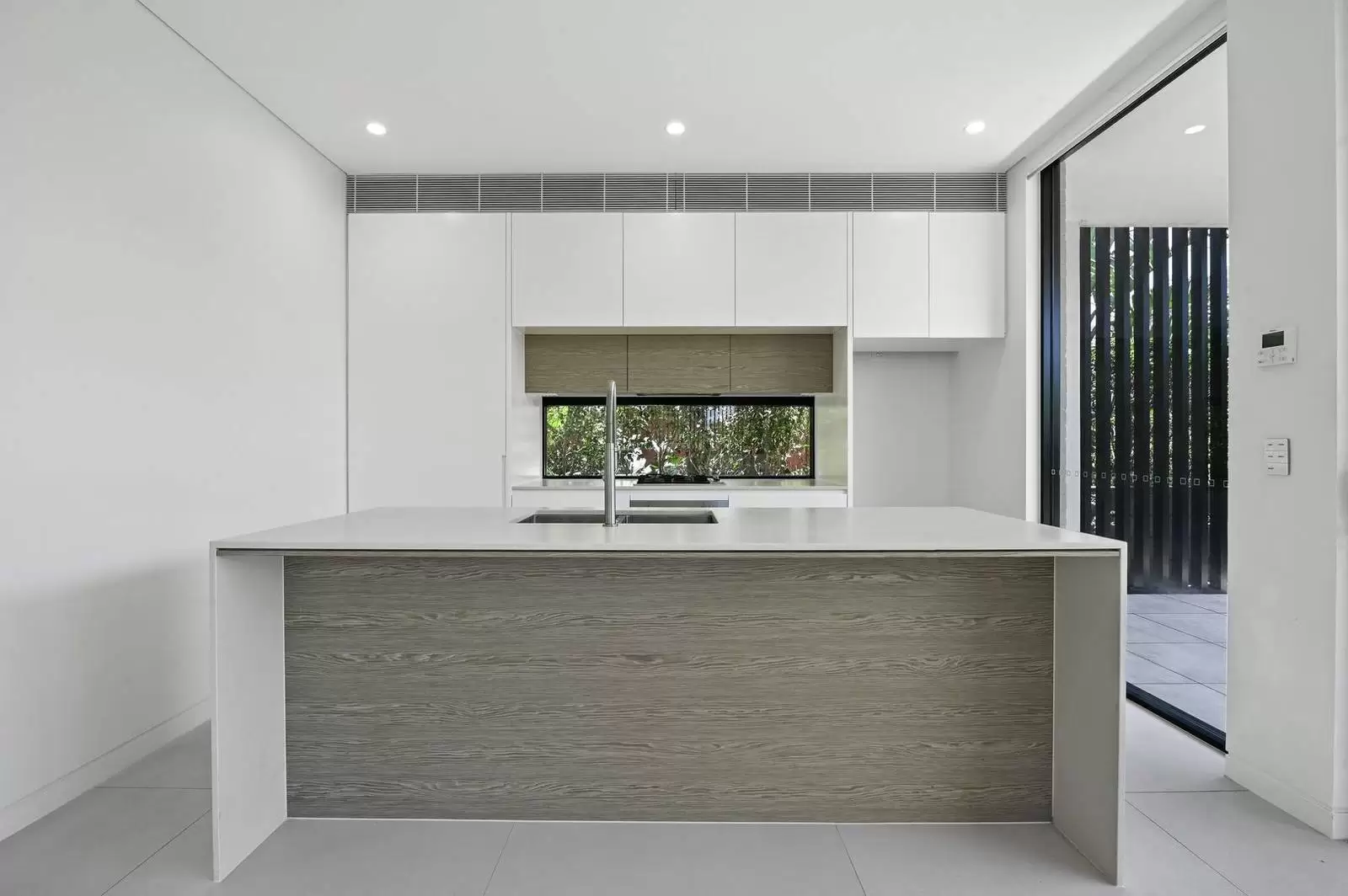 1/202 Oberon Street, Coogee, Kenmore - Thumbnail 3