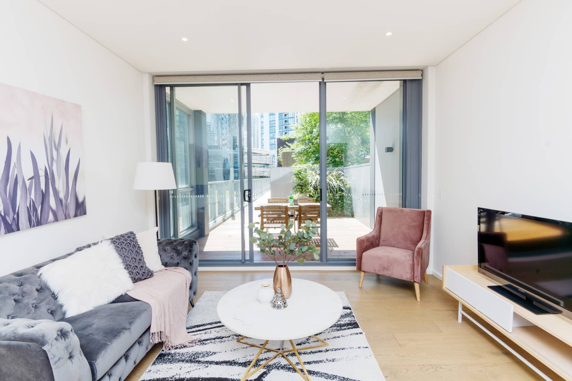 1052, 1 Steam Mill Lane, Haymarket - Thumbnail 4