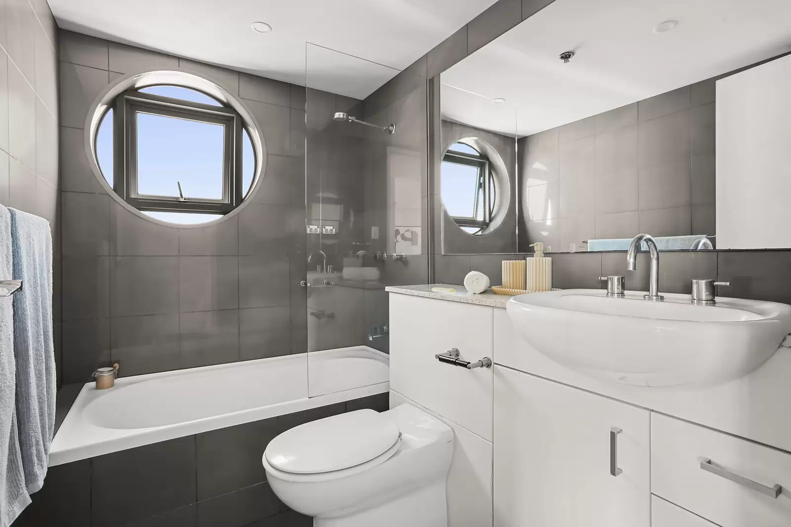 1105/1 Adelaide Street, Bondi Junction, Pullenvale - Thumbnail 5